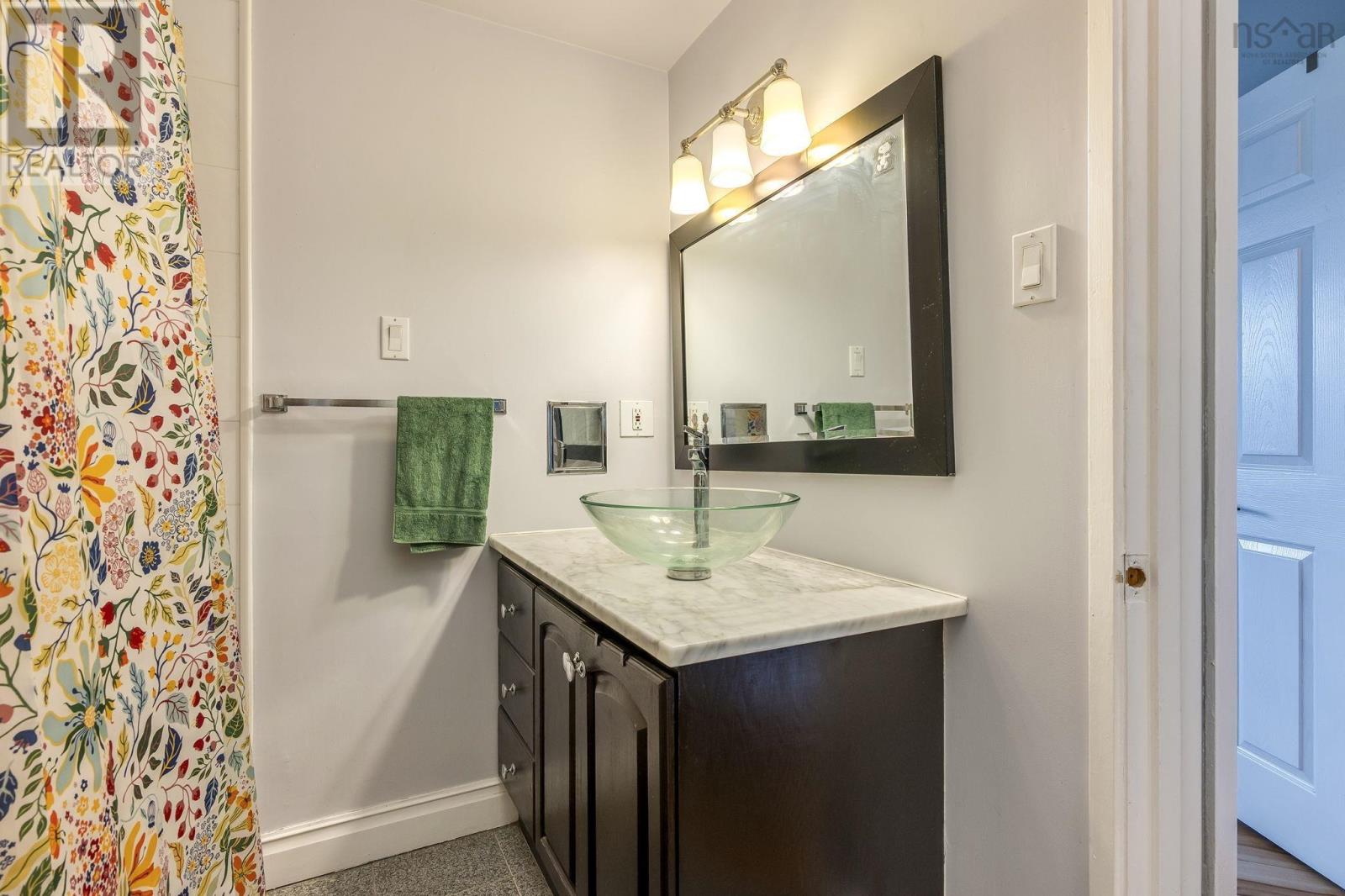 503 1074 Wellington Street Property Photo 15