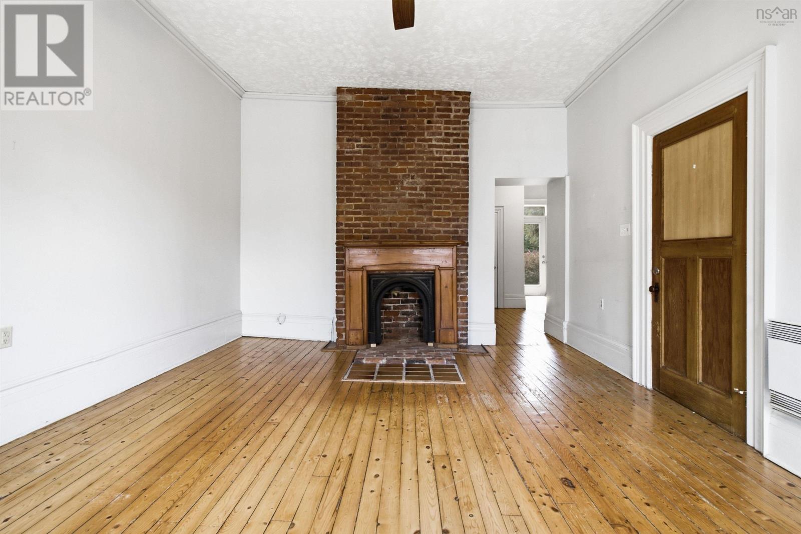 2048 Creighton Street Property Photo 4