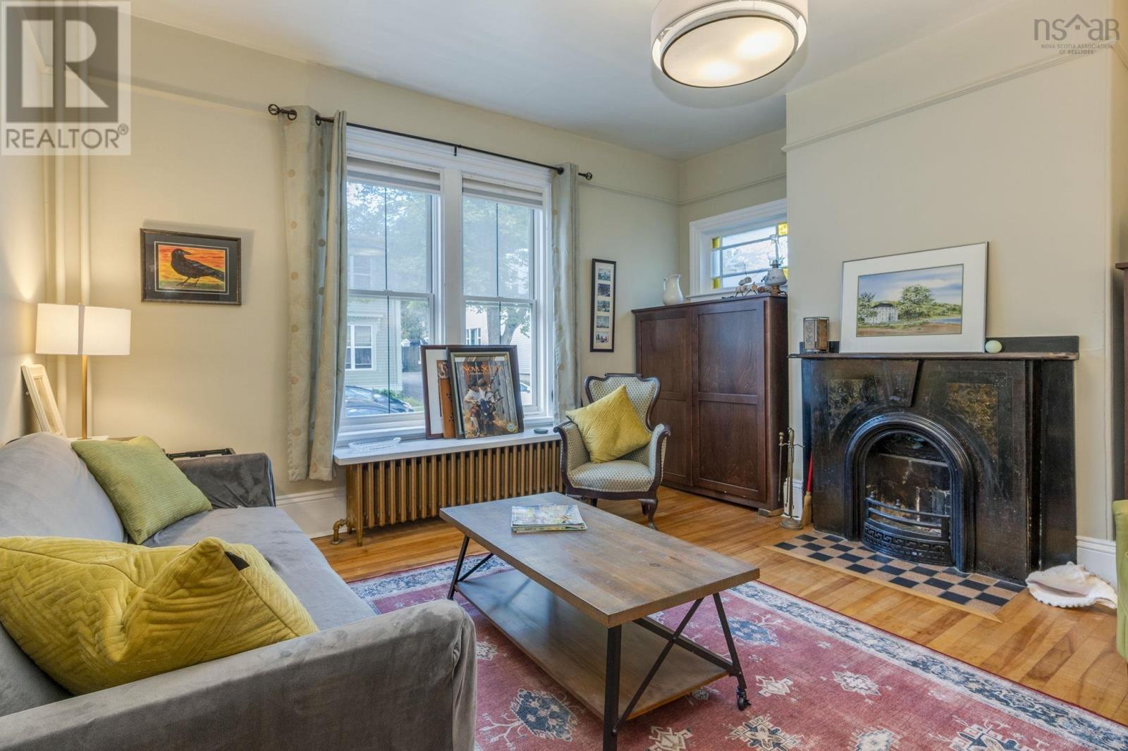5822 / 5824 Charles Street Property Photo 3
