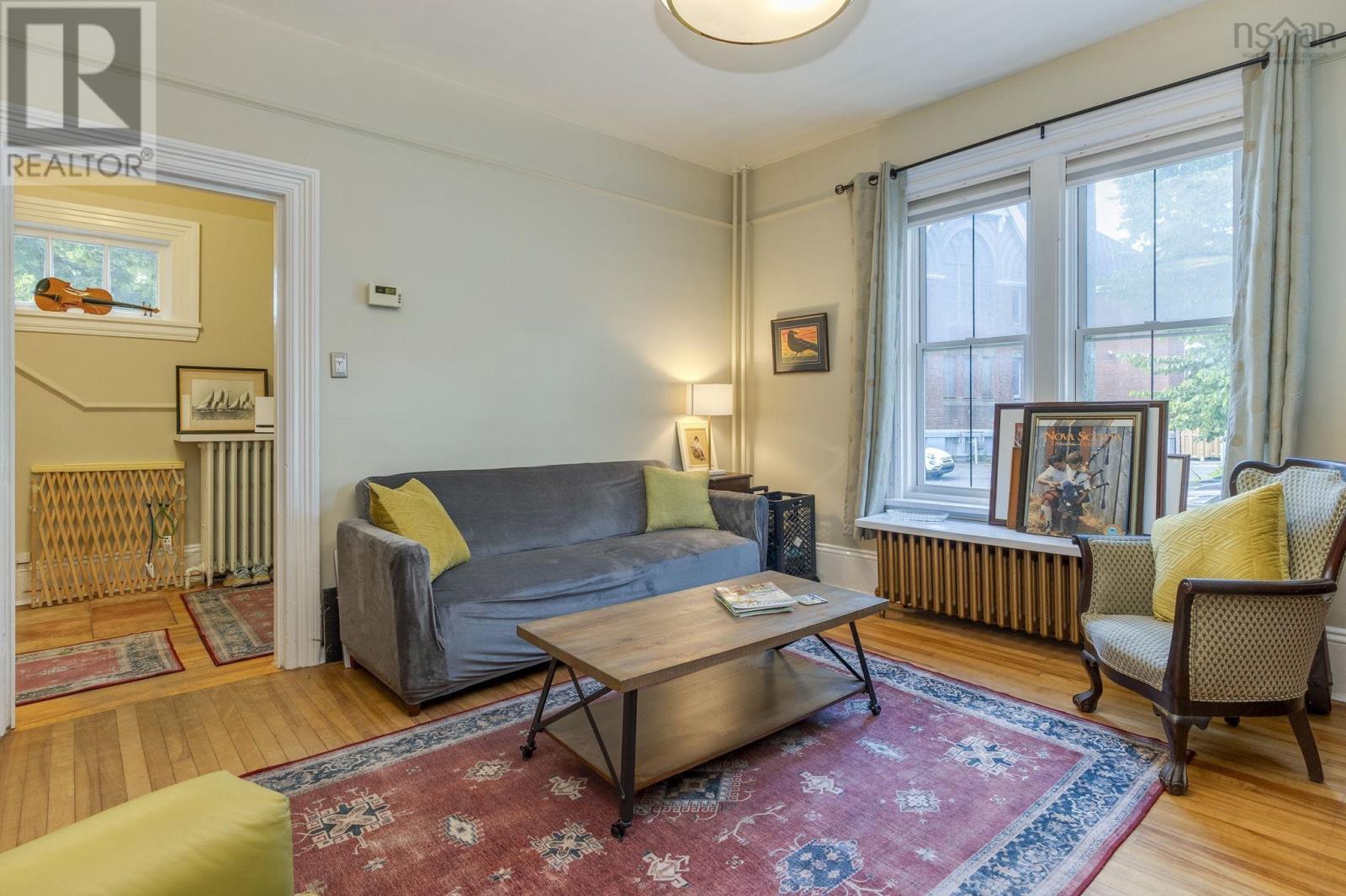 5822 / 5824 Charles Street Property Photo 4