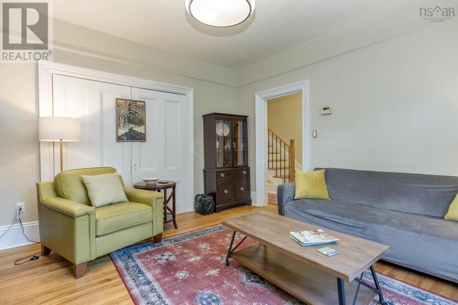 5822 / 5824 Charles Street Property Photo 5