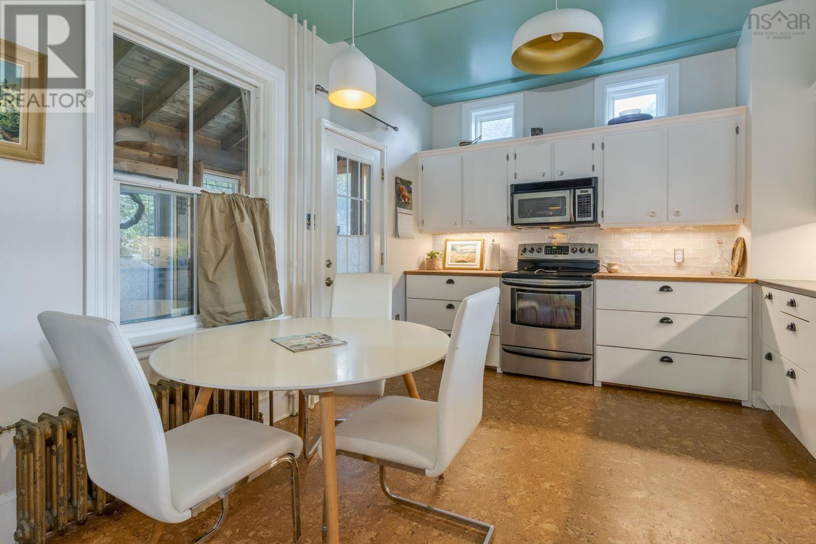 5822 / 5824 Charles Street Property Photo 11