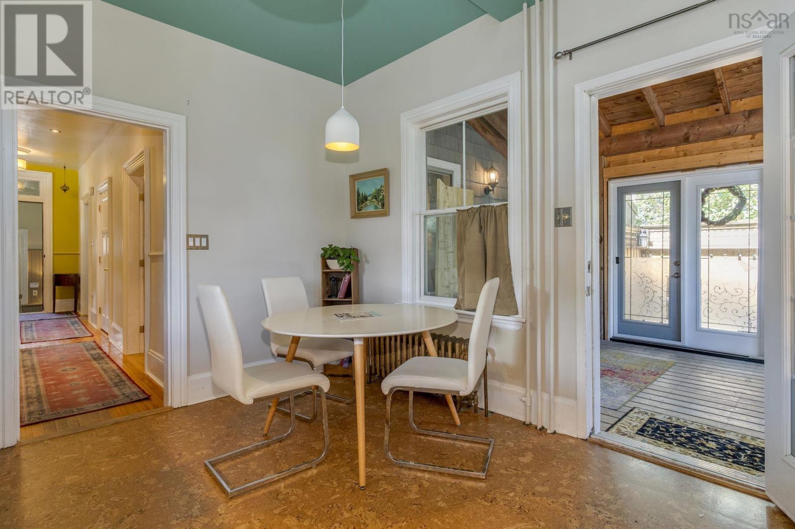 5822 / 5824 Charles Street Property Photo 15