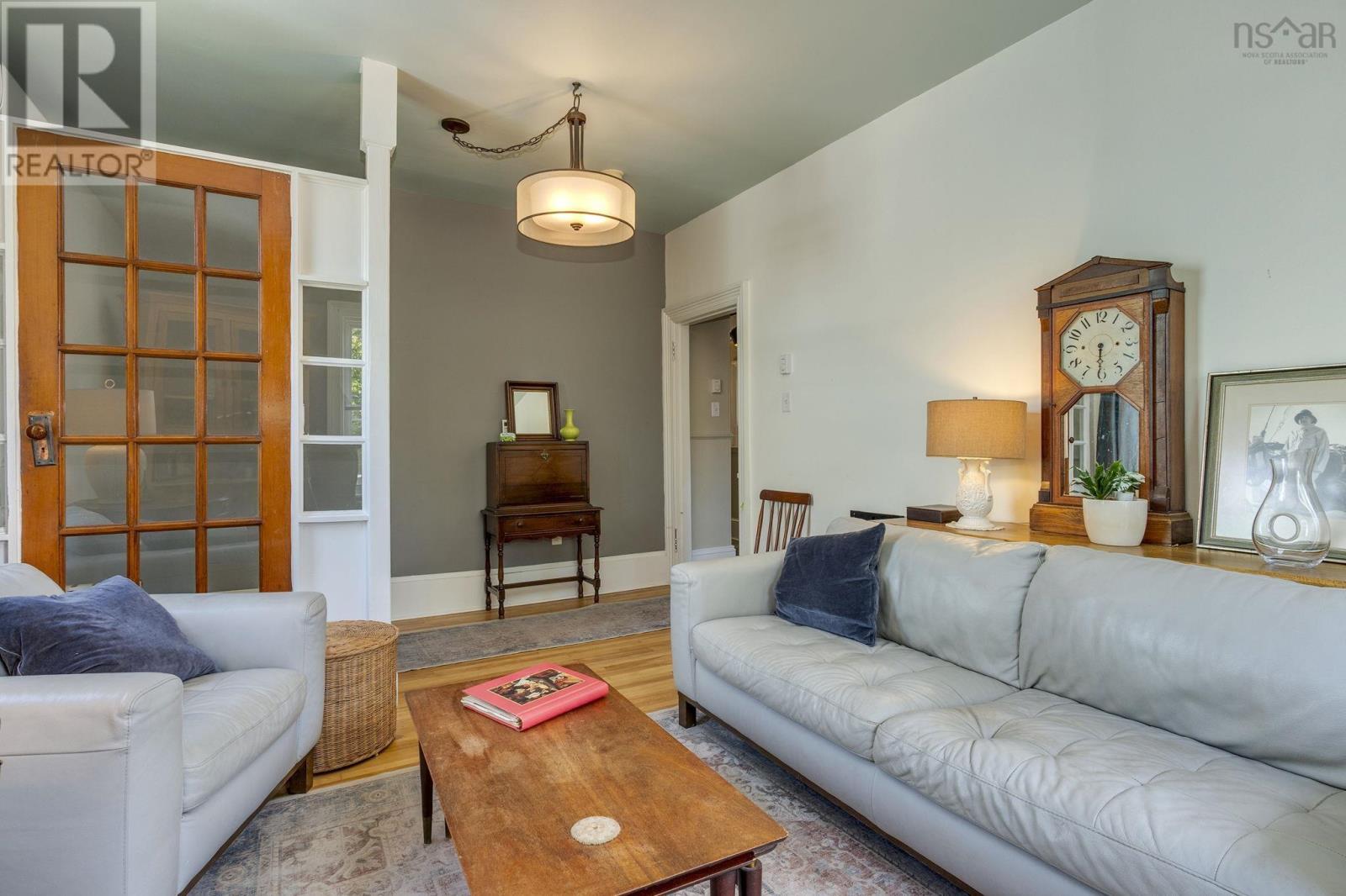 5822 / 5824 Charles Street Property Photo 22