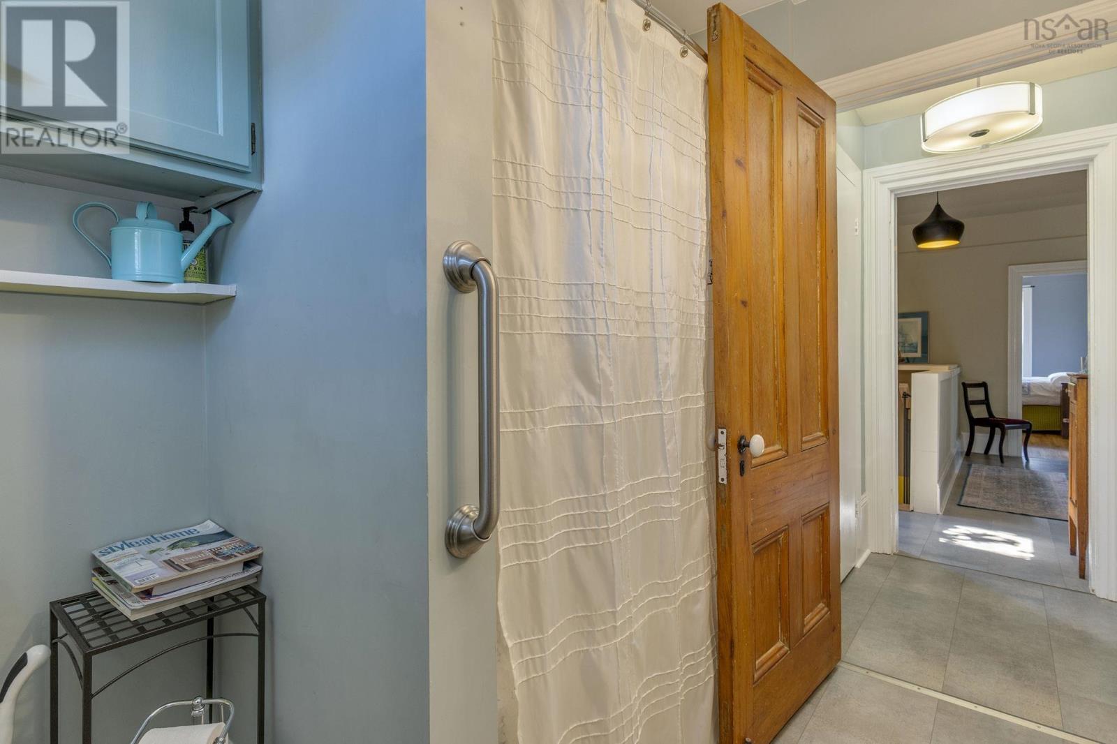 5822 / 5824 Charles Street Property Photo 30
