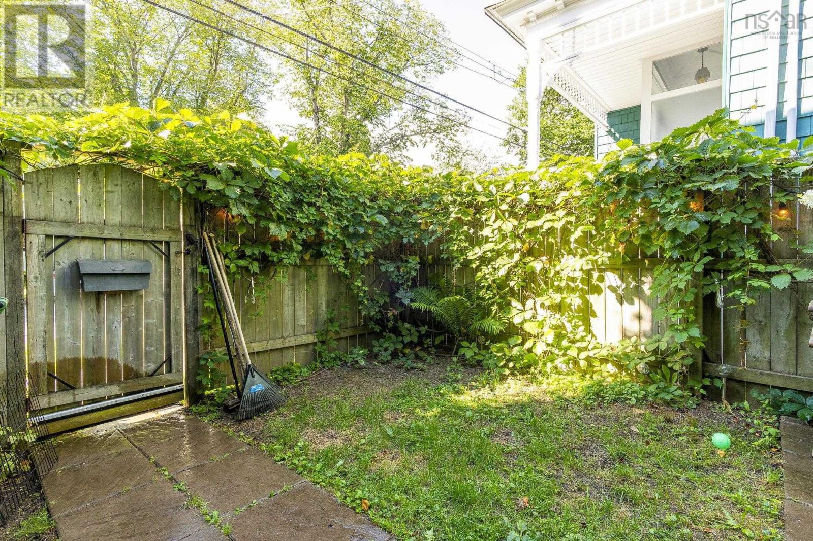 5822 / 5824 Charles Street Property Photo 36