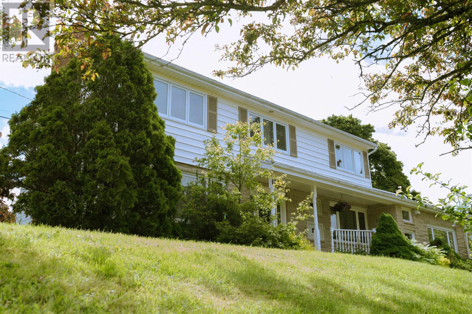 20 Edinburgh Drive Property Photo 1