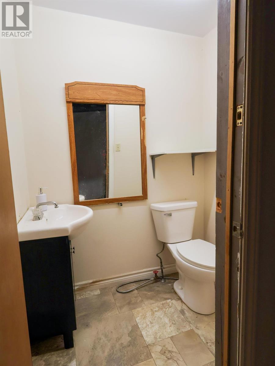 109 Victoria Street E Property Photo 7