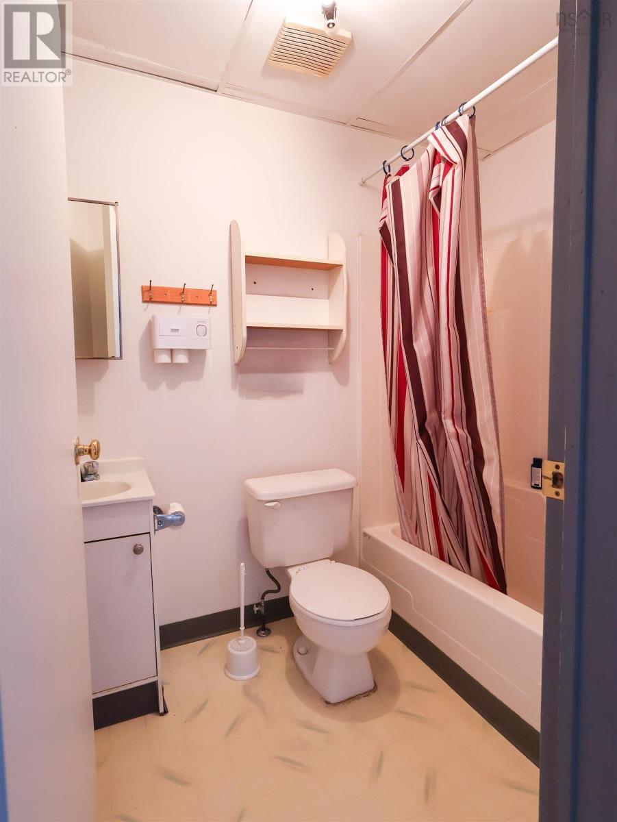 109 Victoria Street E Property Photo 19