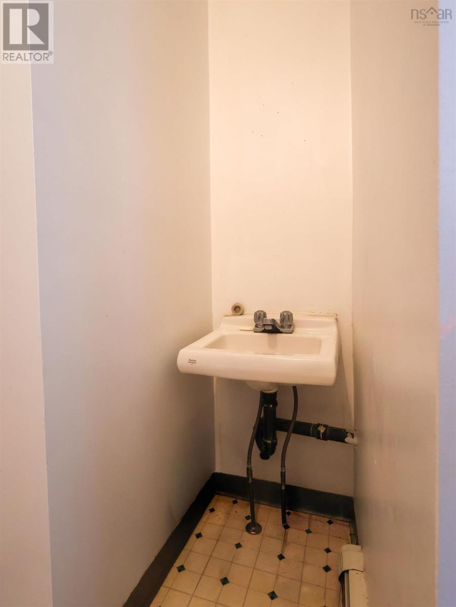 109 Victoria Street E Property Photo 27