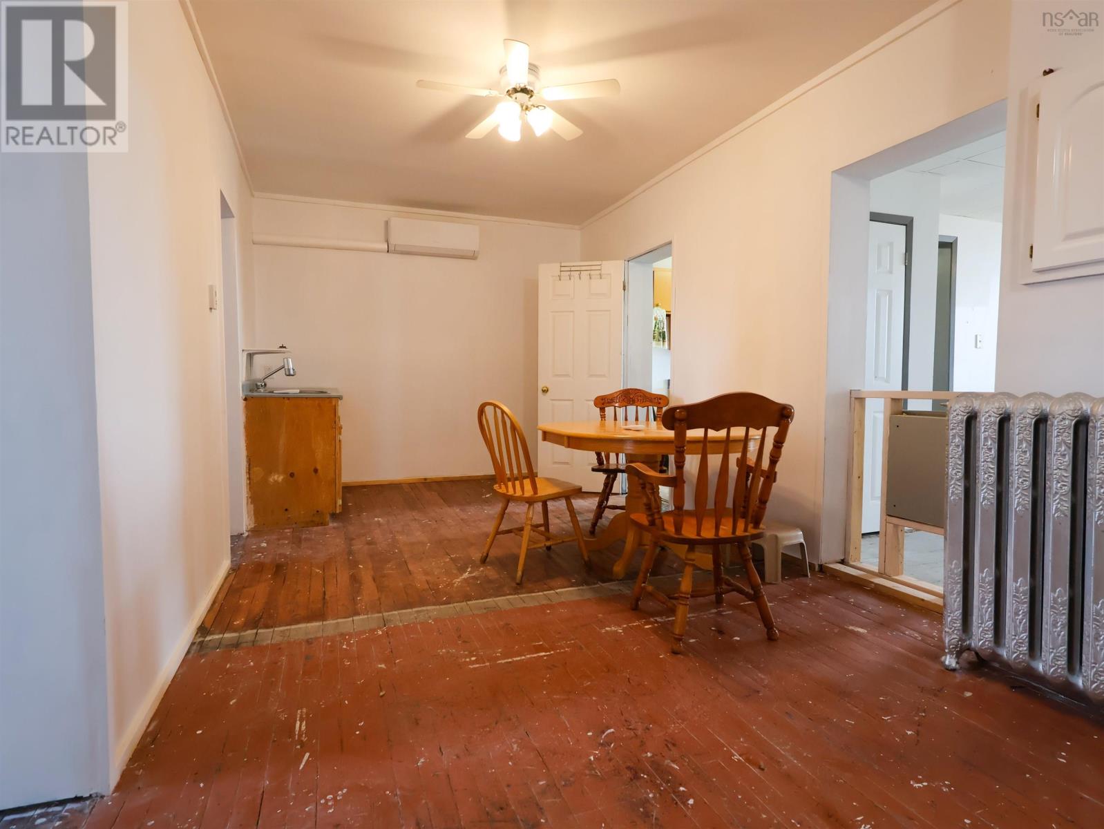 109 Victoria Street E Property Photo 28