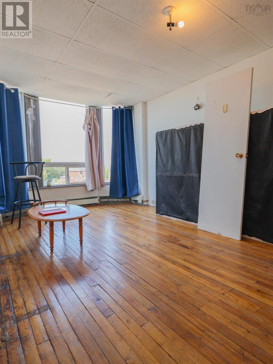 109 Victoria Street E Property Photo 32