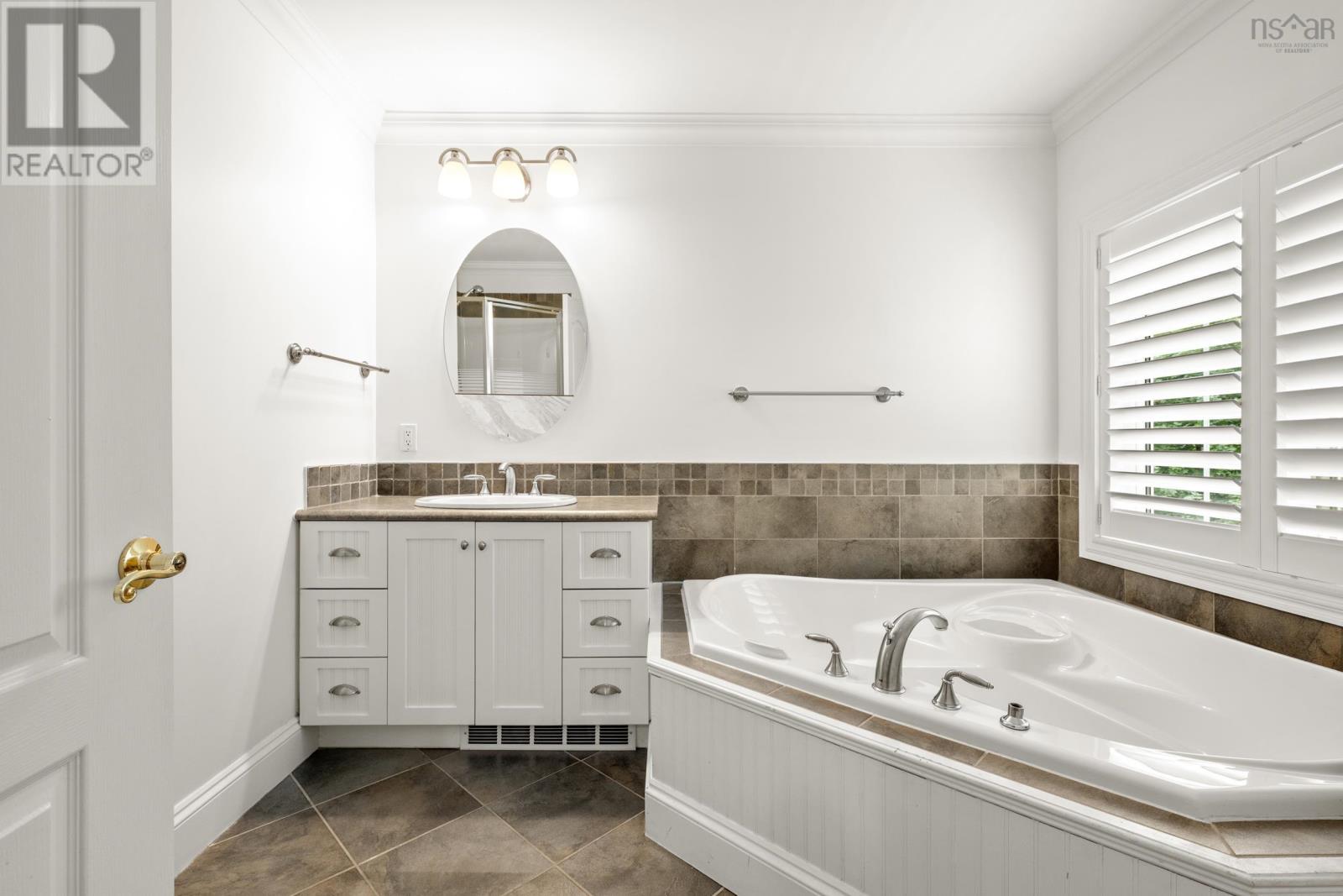 74 Golf Links Road Property Photo 25