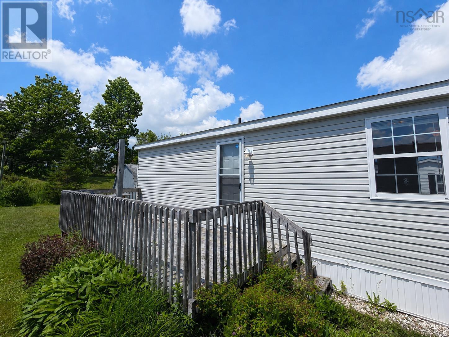 58 Greenhill Drive Property Photo 4