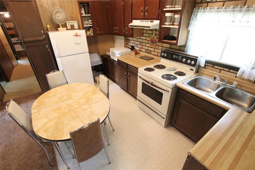 64 Riverside Parkway Property Photo 5