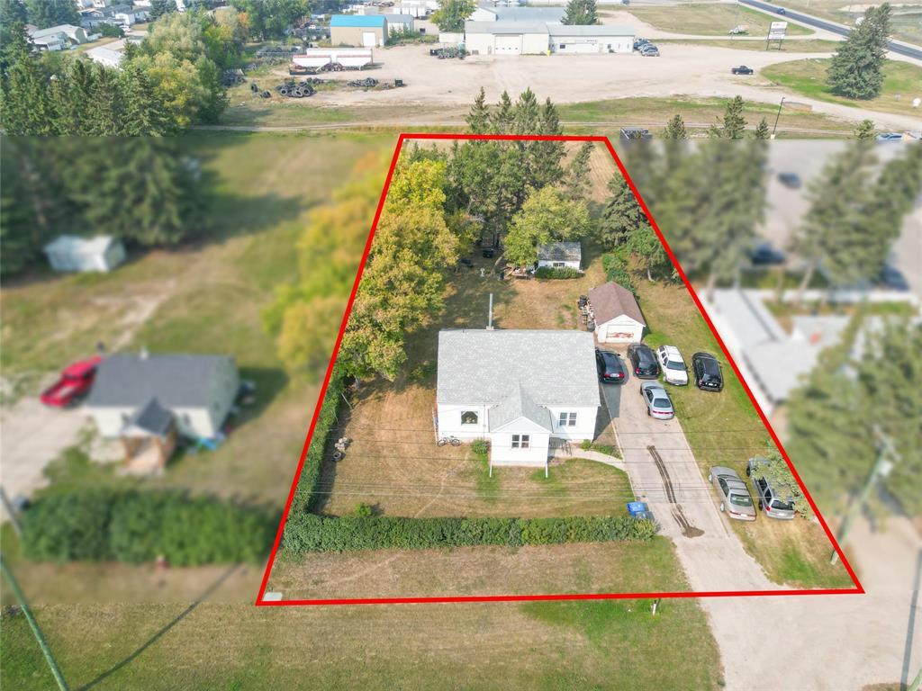 31 Main Street W Property Photo 5
