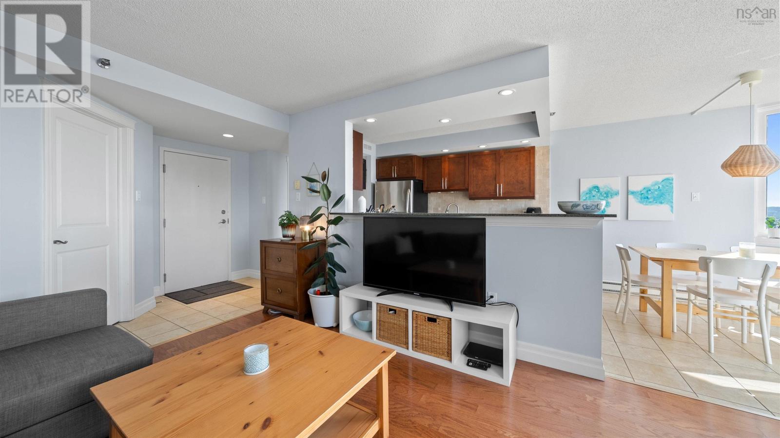 1125 45 Vimy Avenue Property Photo 5
