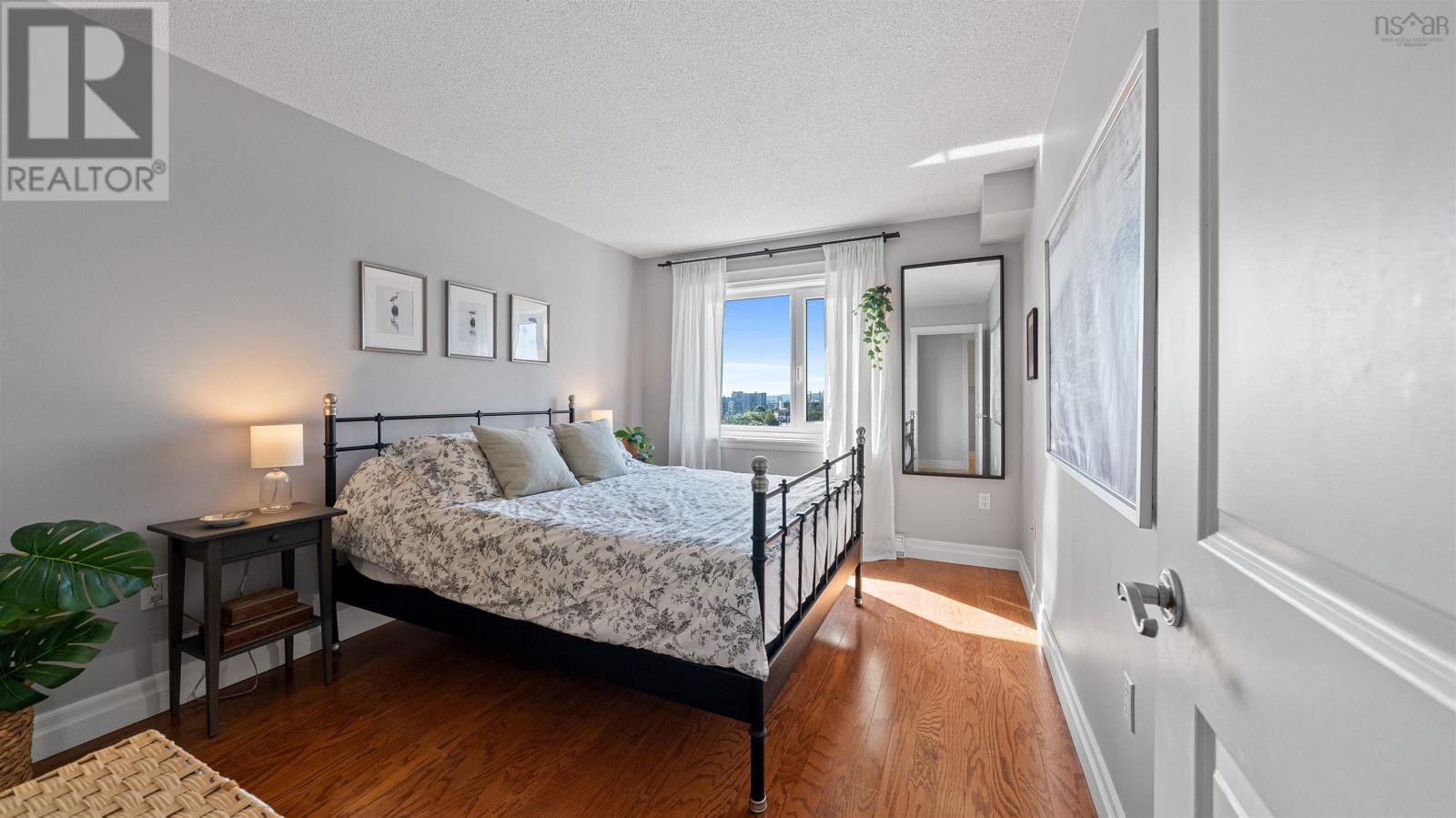 1125 45 Vimy Avenue Property Photo 16