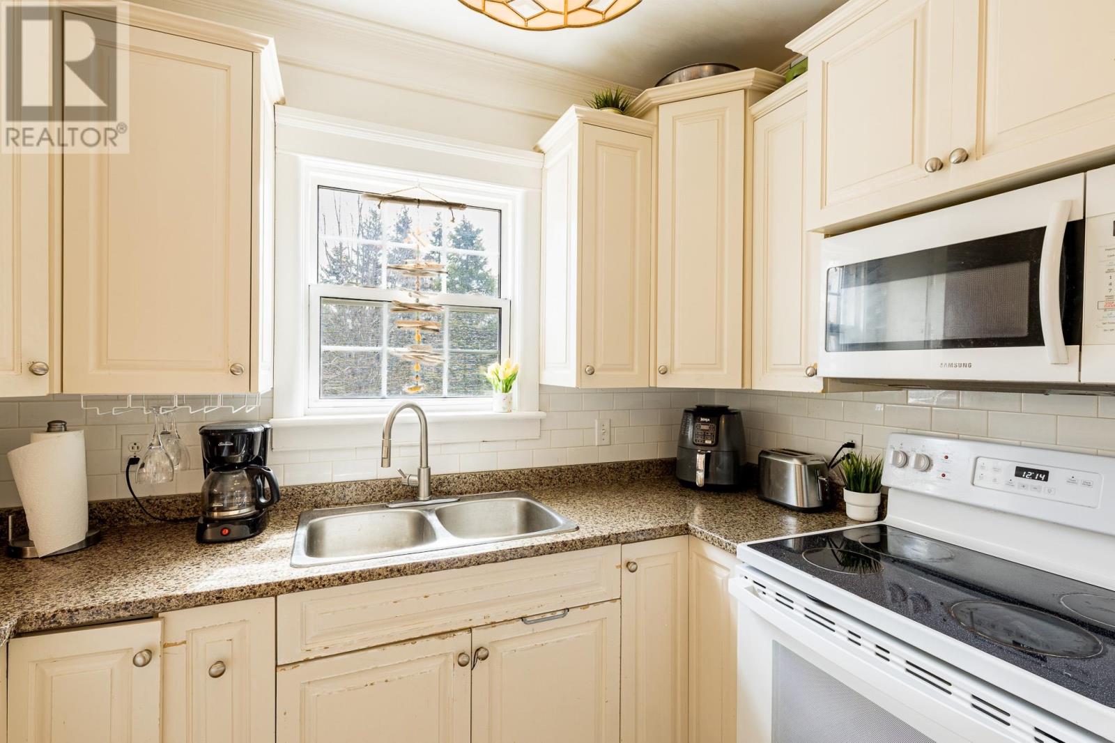 3905 St. Mary's Road Property Photo 17