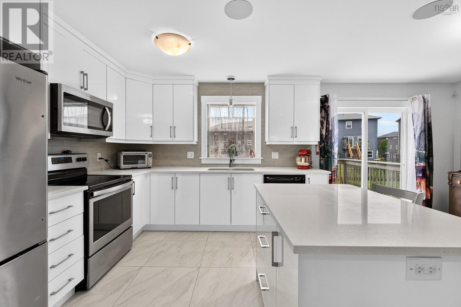 185 Titanium Crescent Property Photo 11