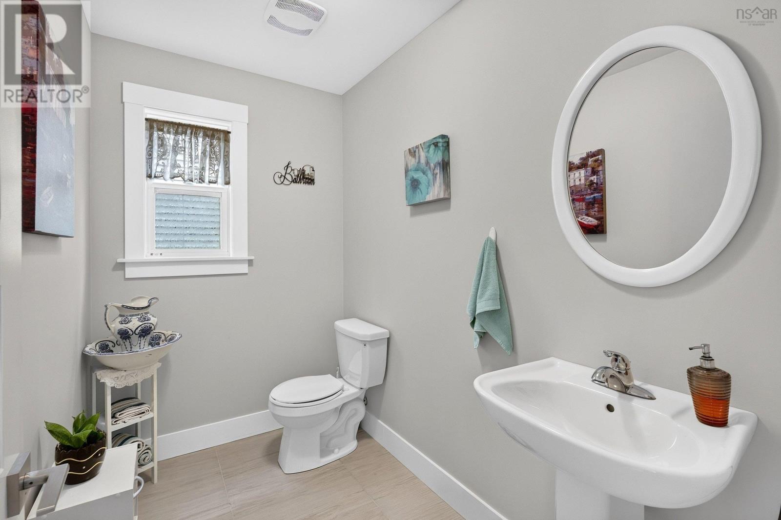 185 Titanium Crescent Property Photo 13