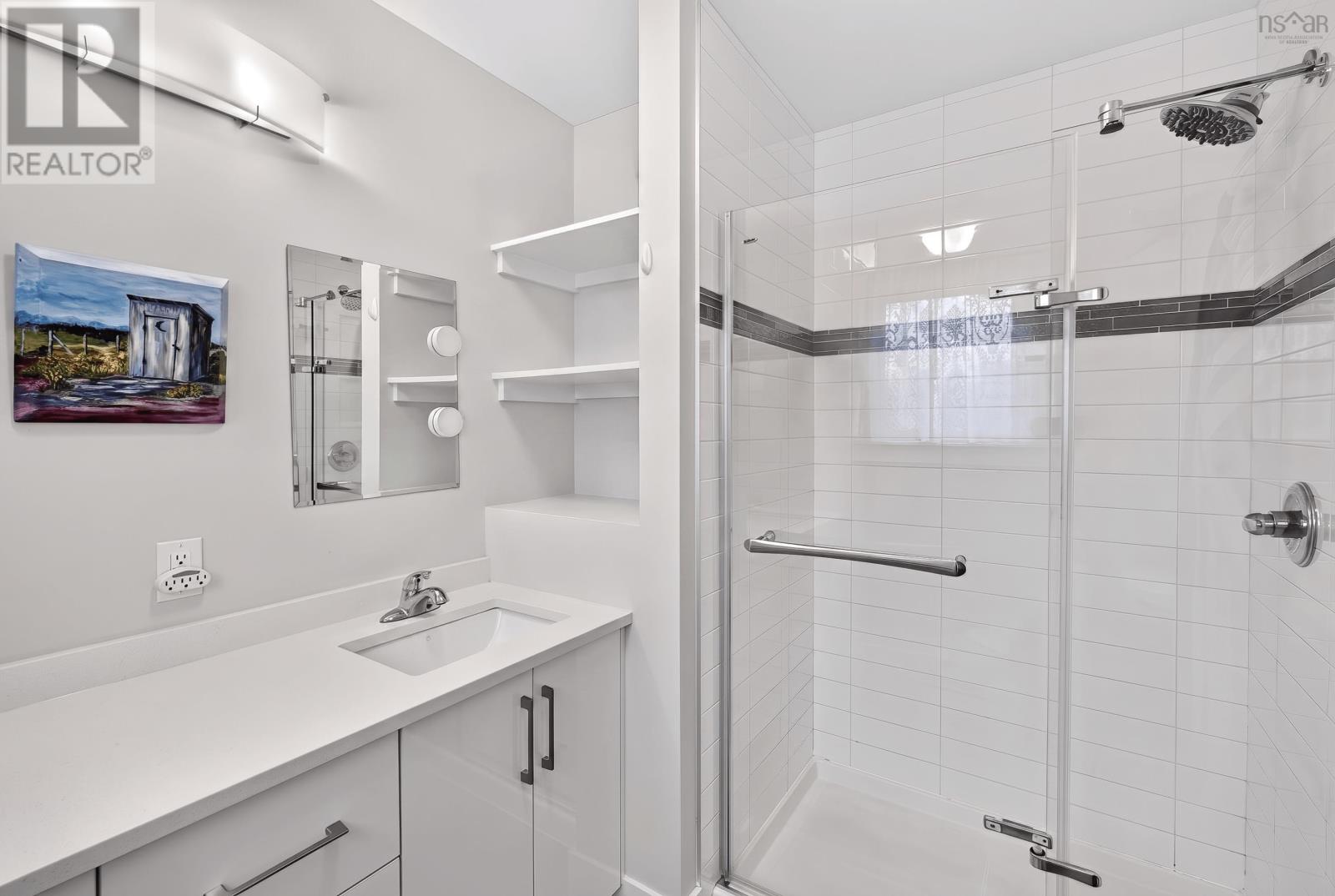 185 Titanium Crescent Property Photo 17