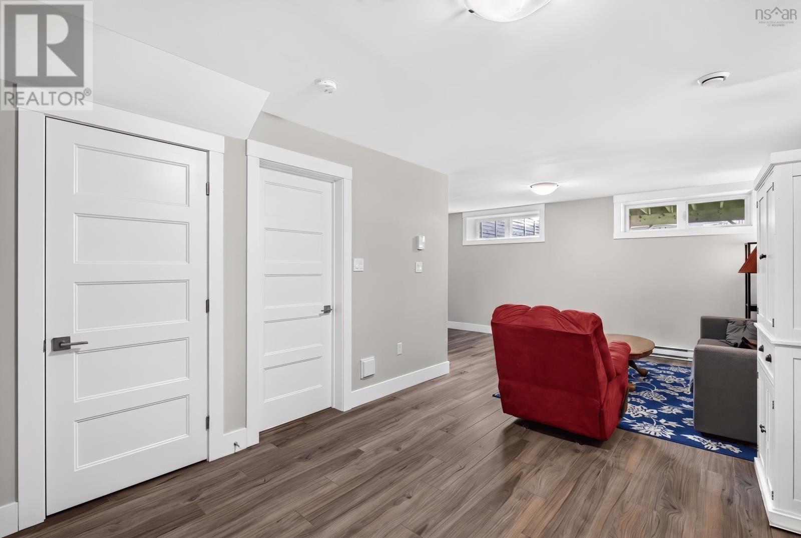 185 Titanium Crescent Property Photo 23