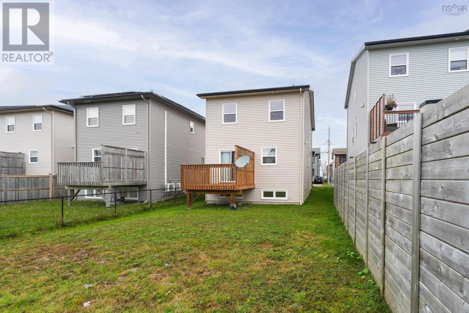185 Titanium Crescent Property Photo 30