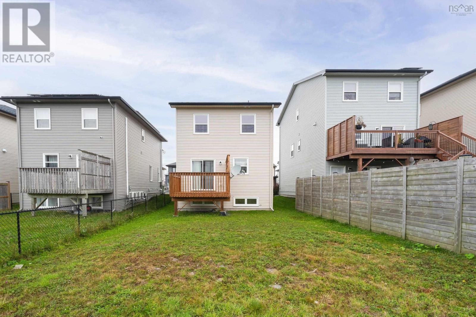 185 Titanium Crescent Property Photo 31