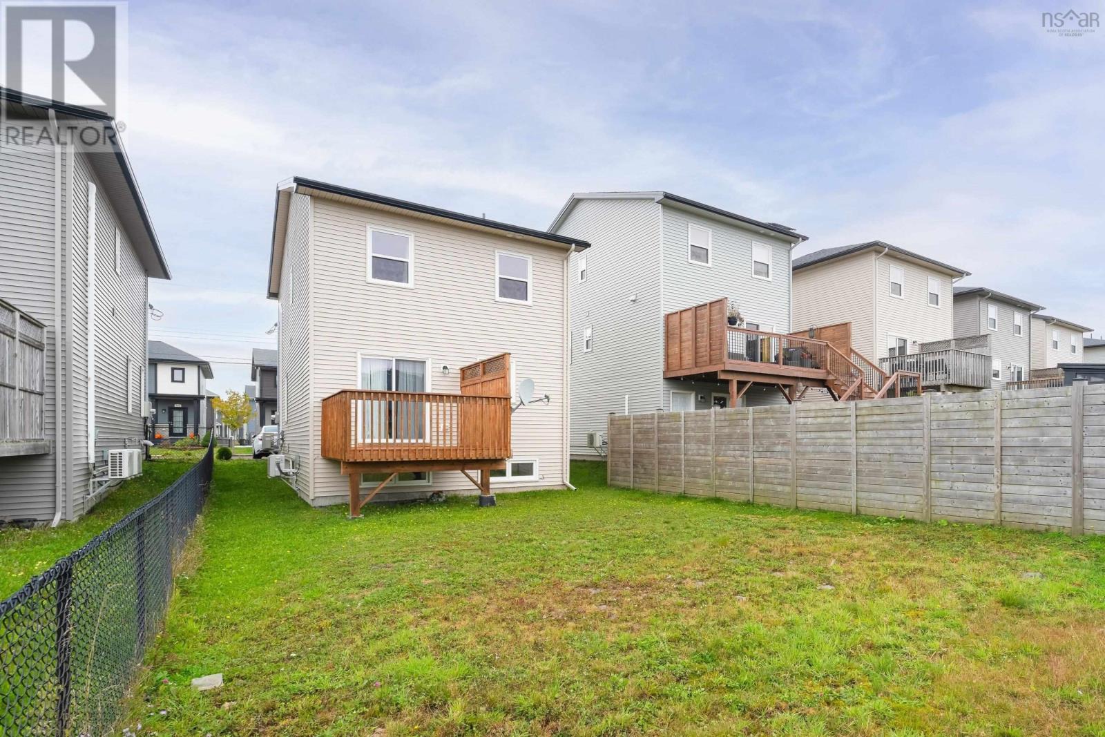 185 Titanium Crescent Property Photo 32