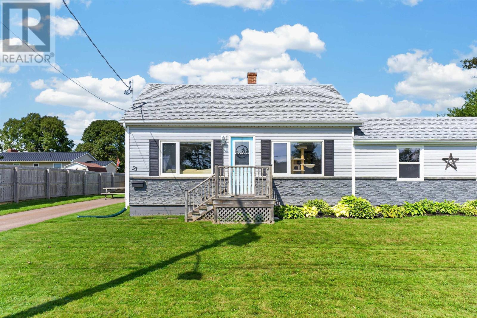 33 Bayview Drive Property Photo 1