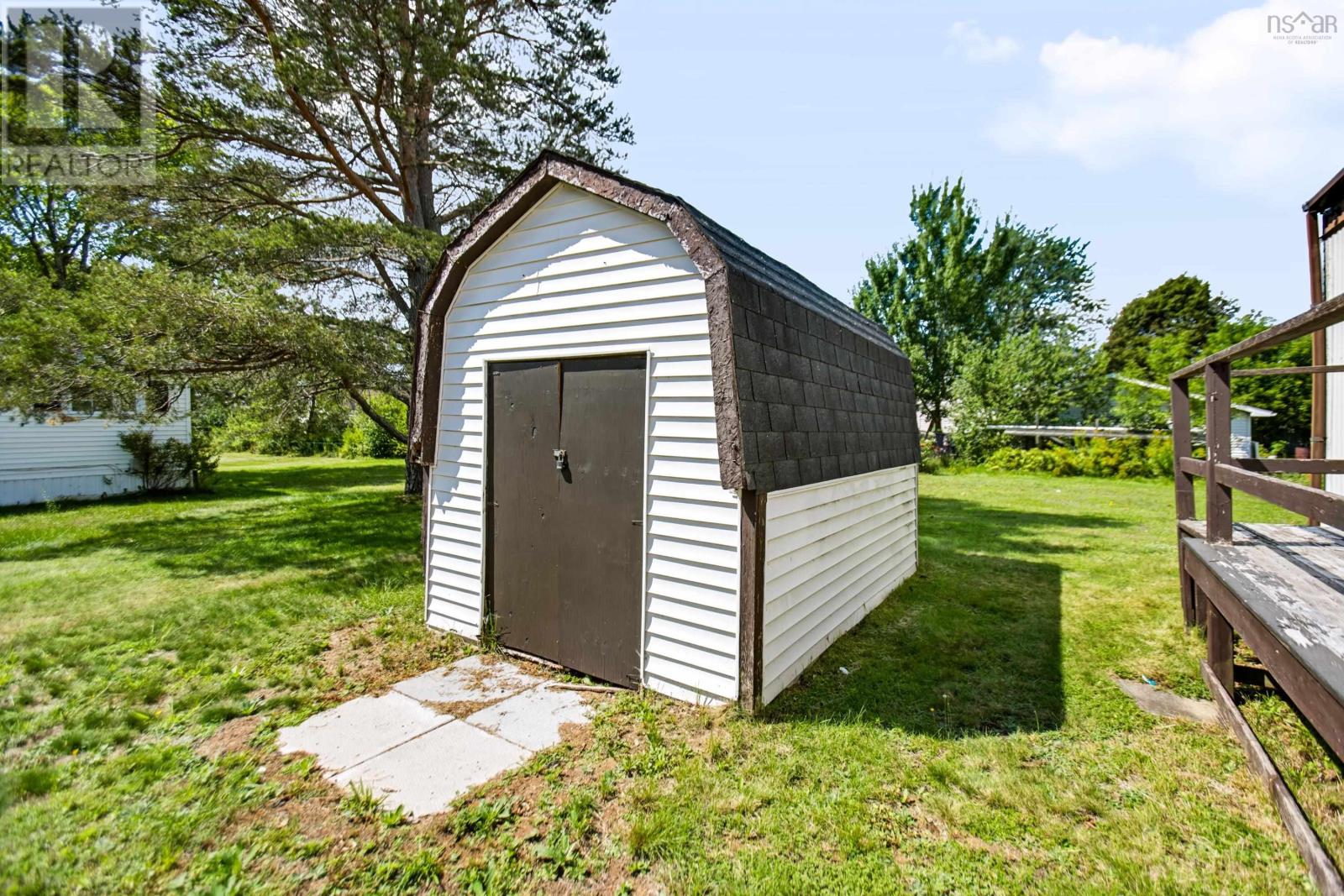 2 Costin Drive Property Photo 5