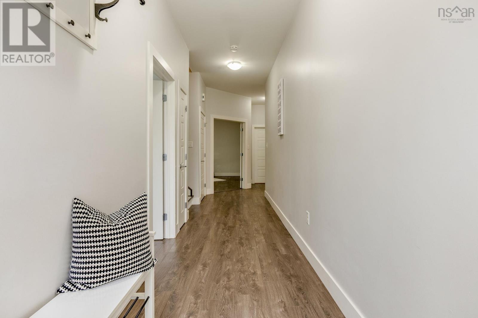 35 Crossfield Ridge Property Photo 4
