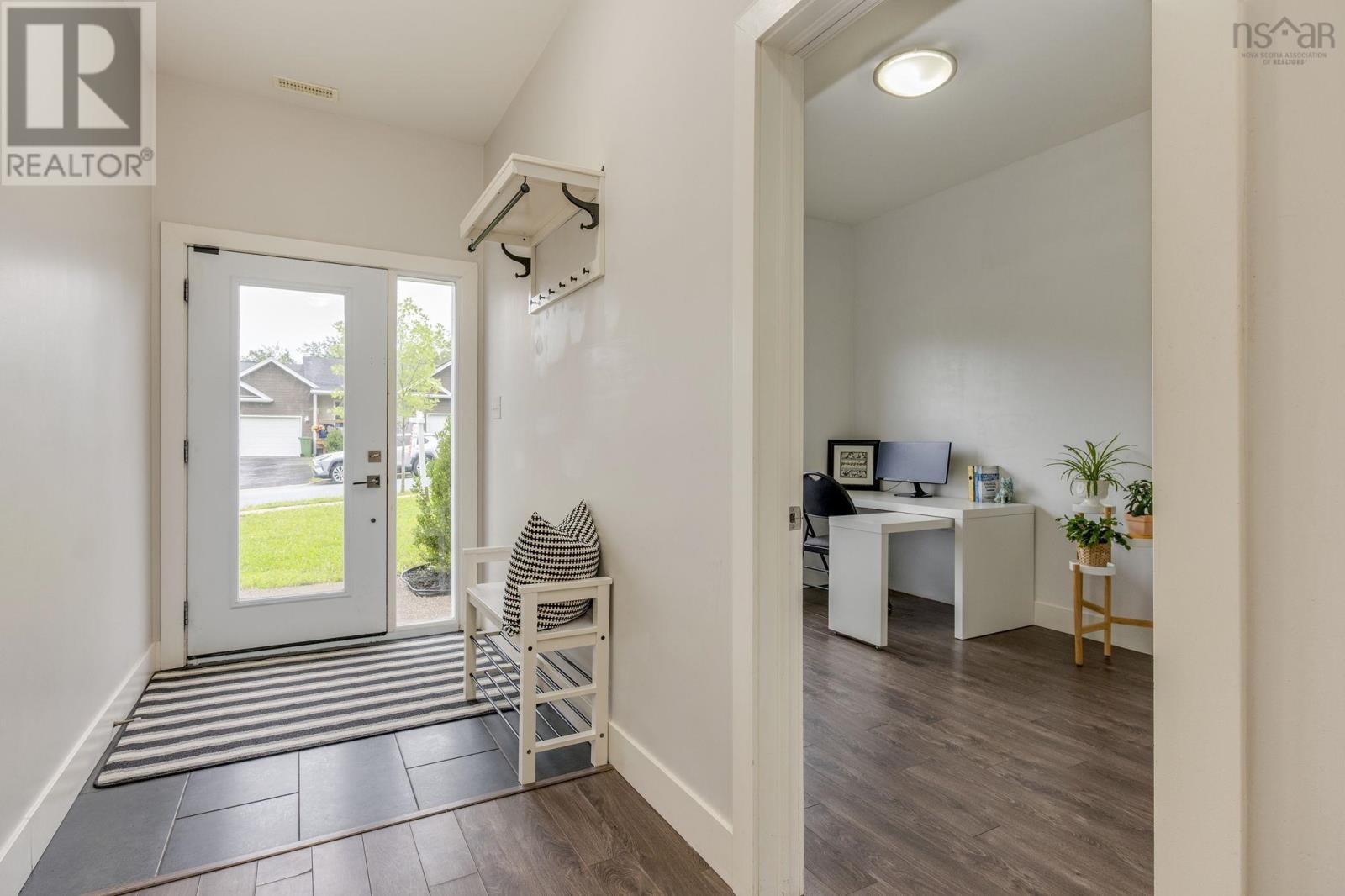 35 Crossfield Ridge Property Photo 5