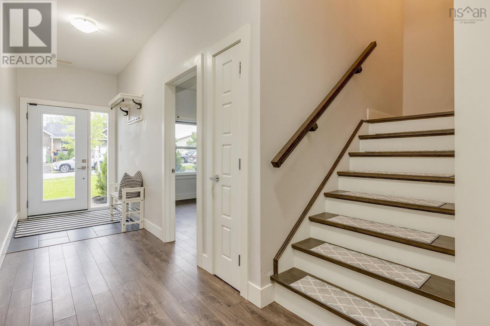 35 Crossfield Ridge Property Photo 8