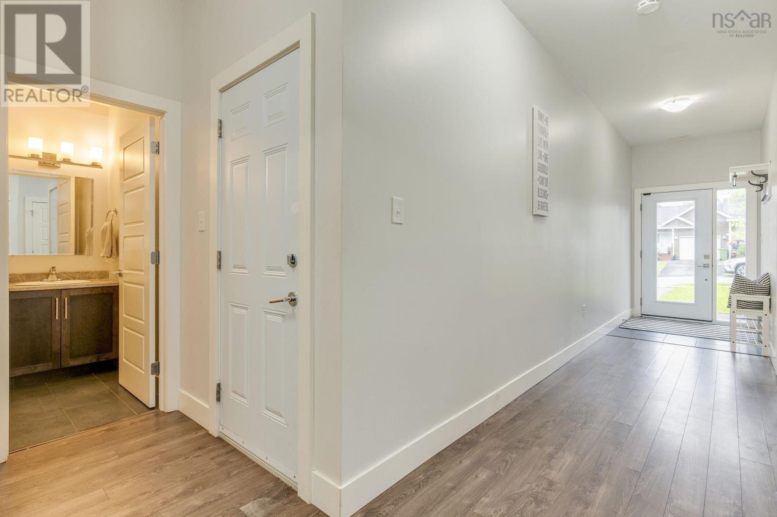 35 Crossfield Ridge Property Photo 12