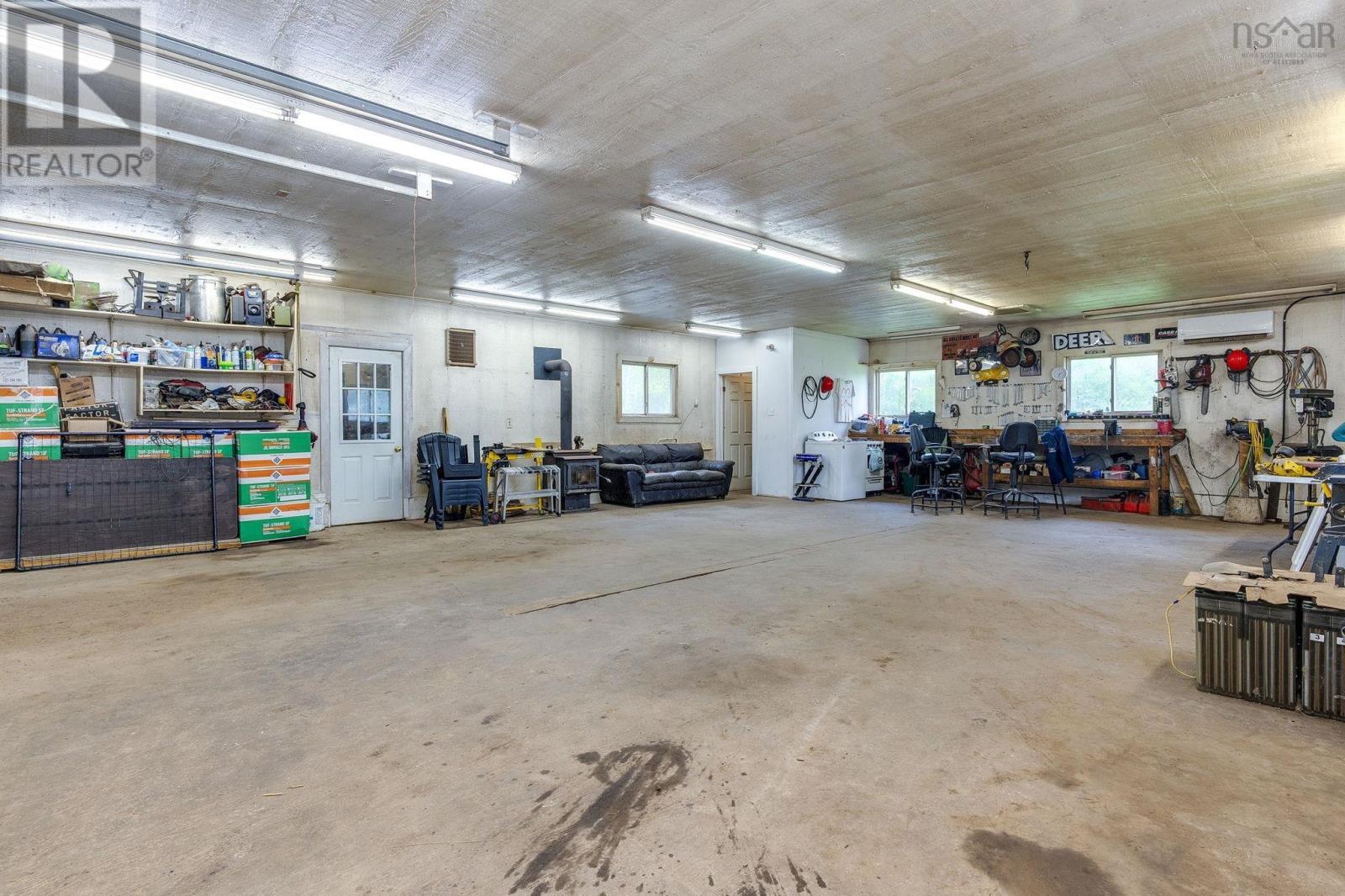 18951 Highway 2 Property Photo 29