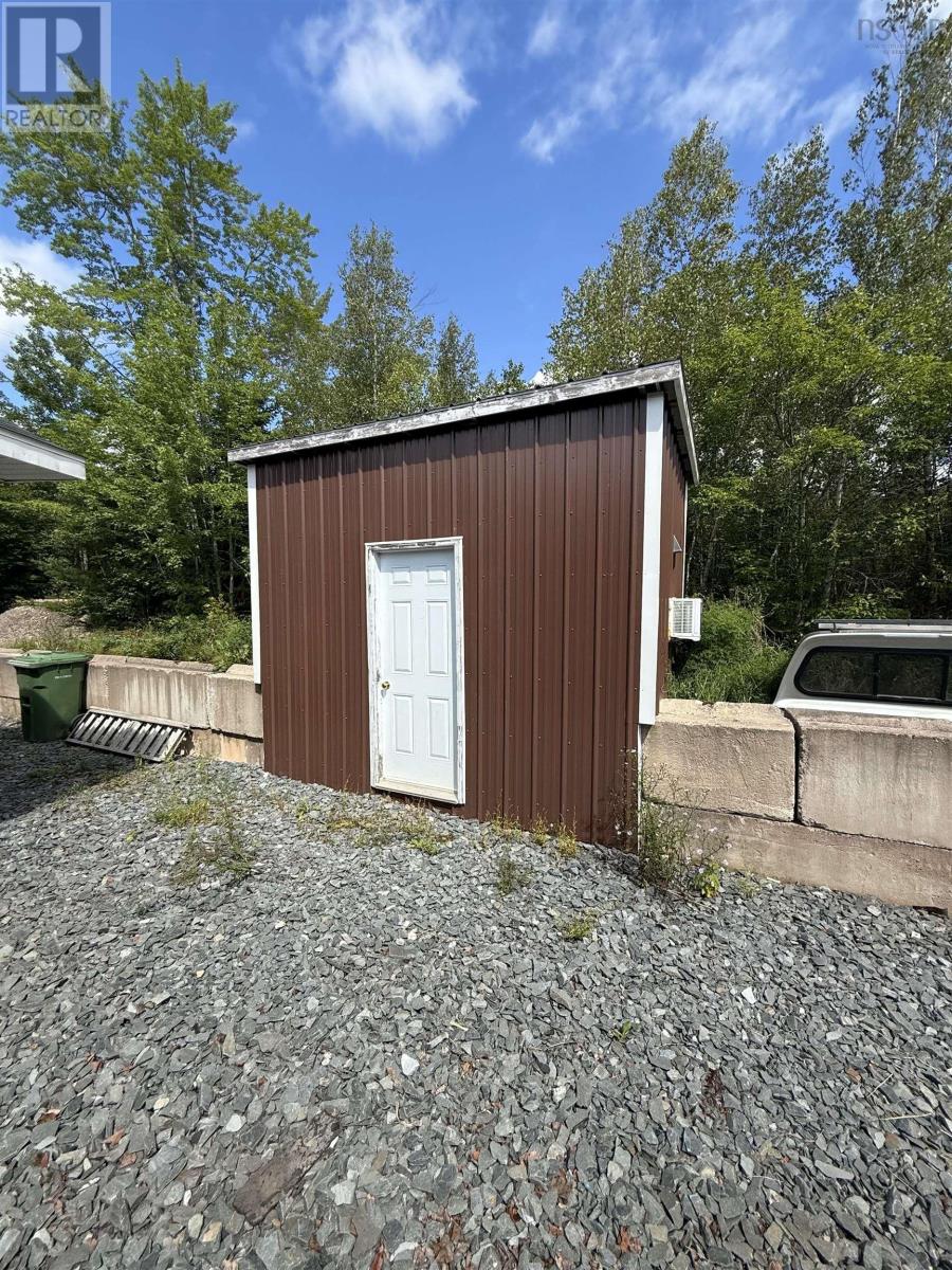 18951 Highway 2 Property Photo 41