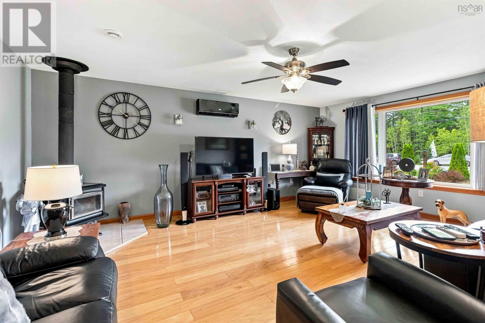 50 Skyridge Drive Property Photo 13