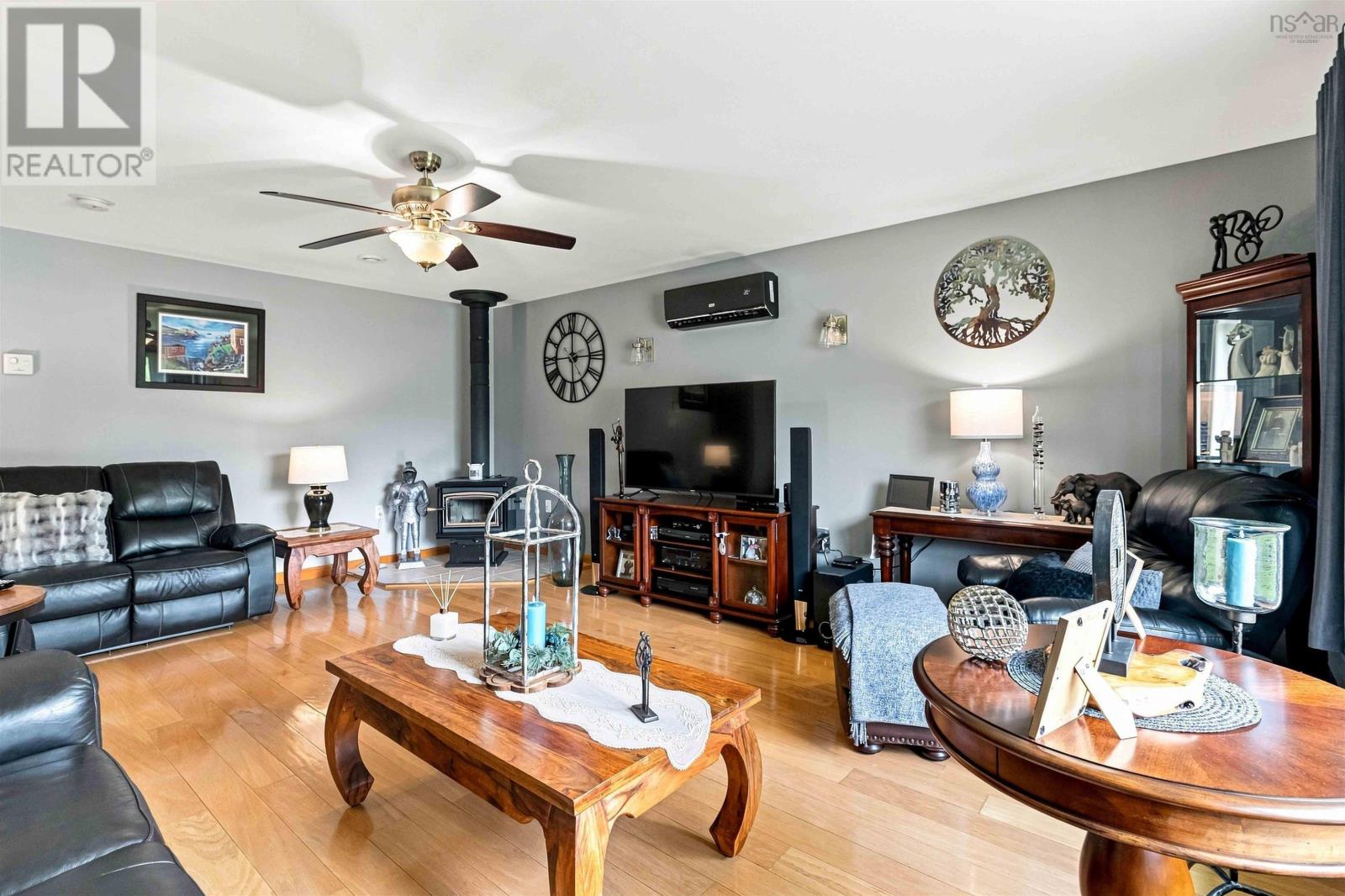 50 Skyridge Drive Property Photo 15