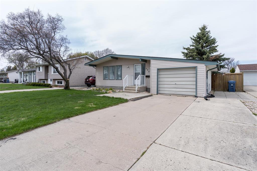 103 Thunder Bay Property Photo 1