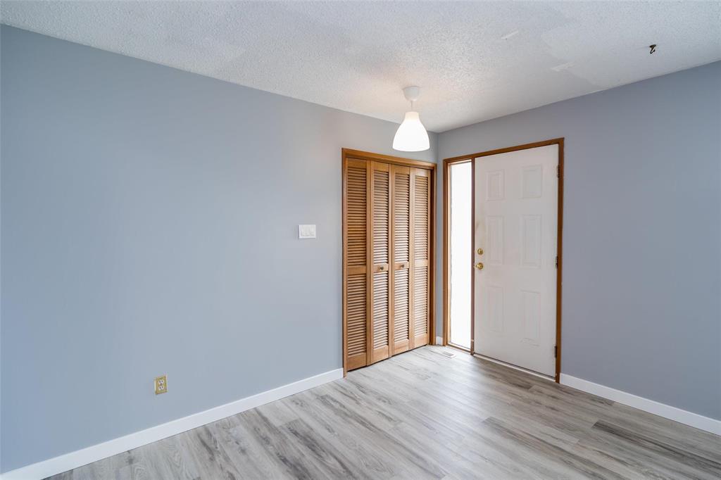 103 Thunder Bay Property Photo 2