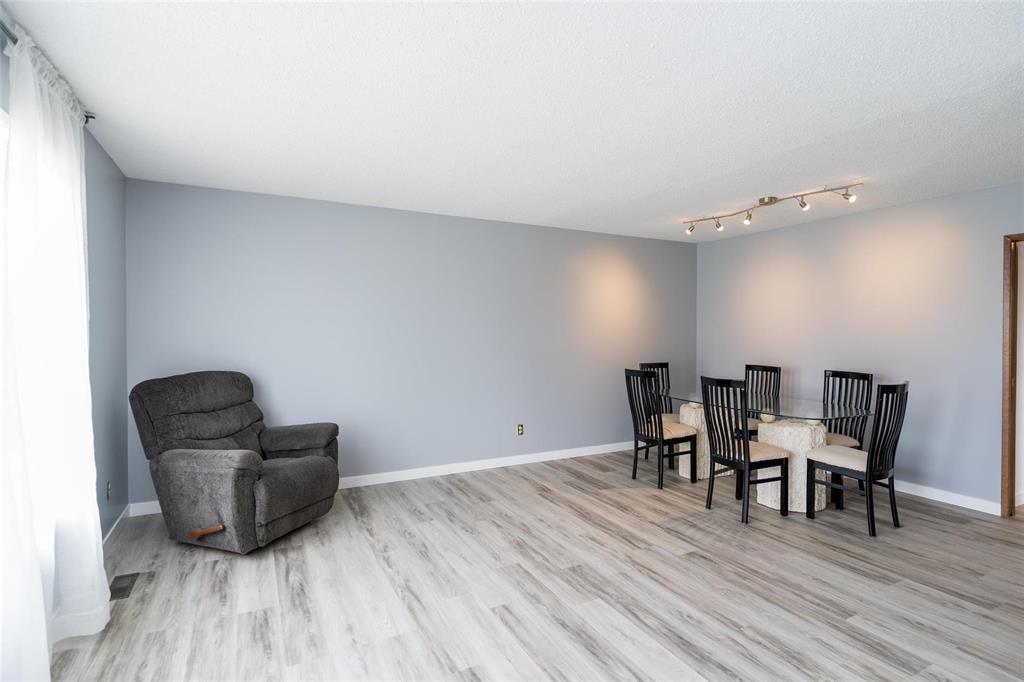 103 Thunder Bay Property Photo 4