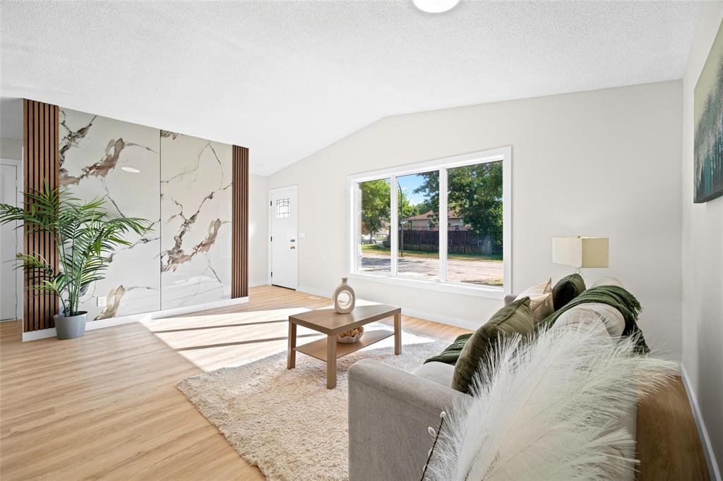 286 Barnham Crescent Property Photo 9