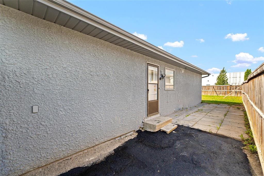 286 Barnham Crescent Property Photo 33