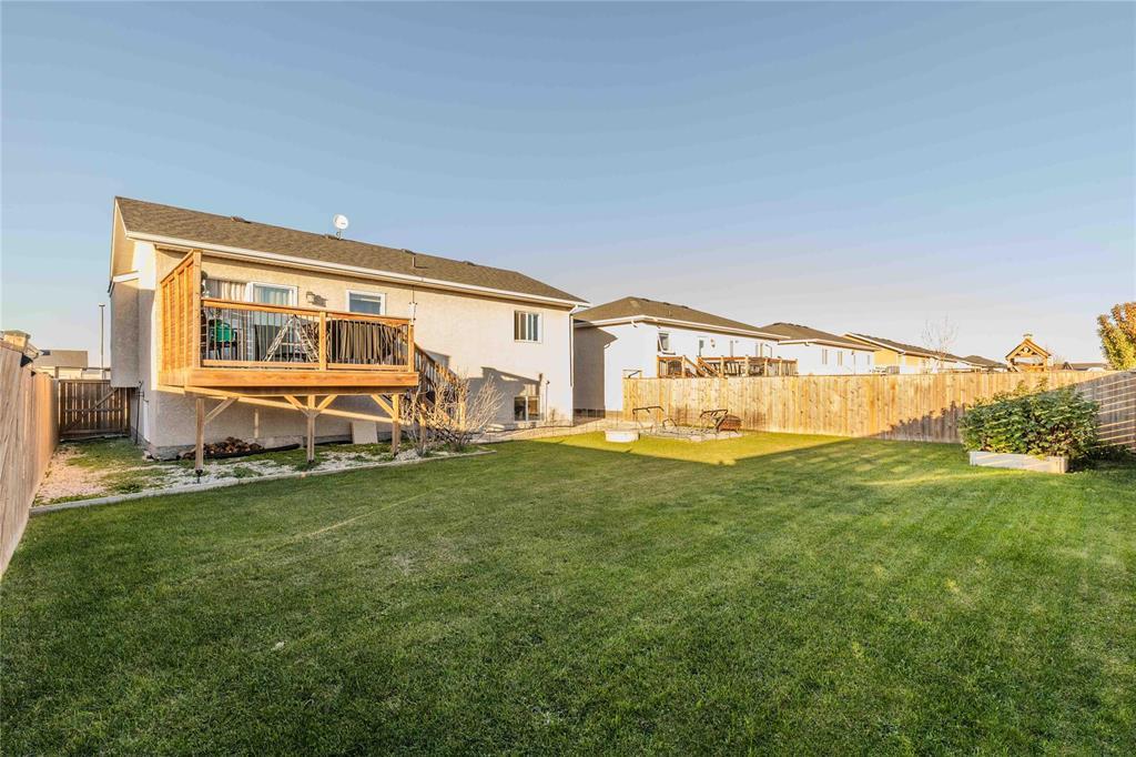 30 Rockridge Crescent Property Photo 3