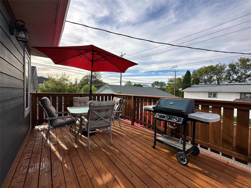 2535 Rosser Avenue Property Photo 3