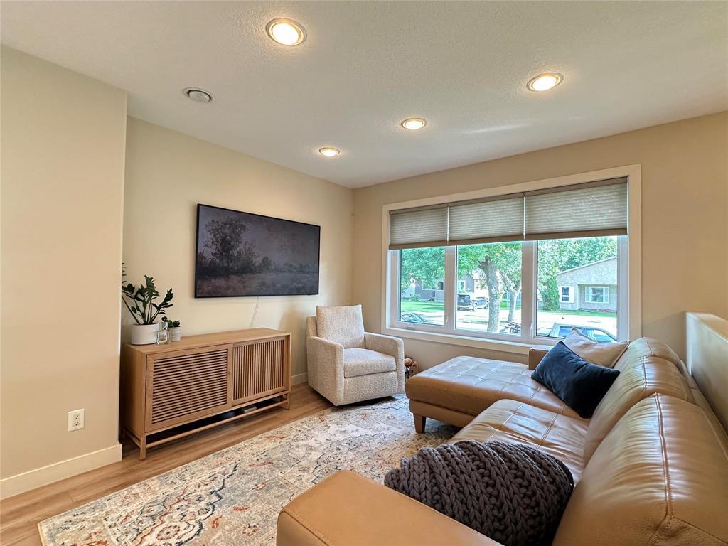 2535 Rosser Avenue Property Photo 4