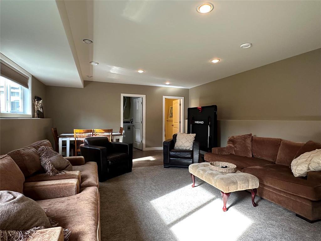 2535 Rosser Avenue Property Photo 18