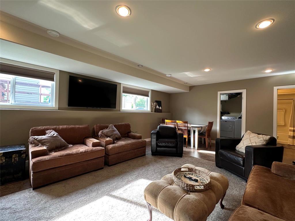 2535 Rosser Avenue Property Photo 19